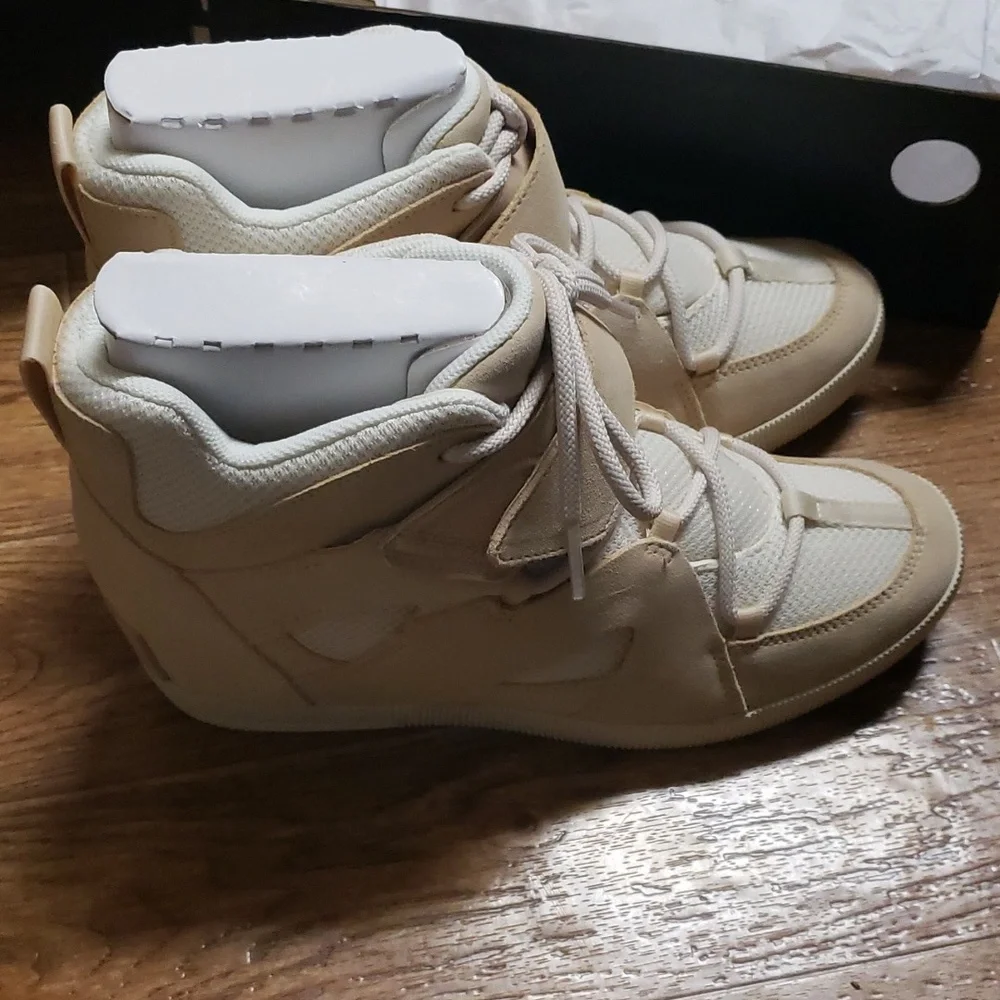 New Sorel hidden wedge sneakers Size 10 1/2
